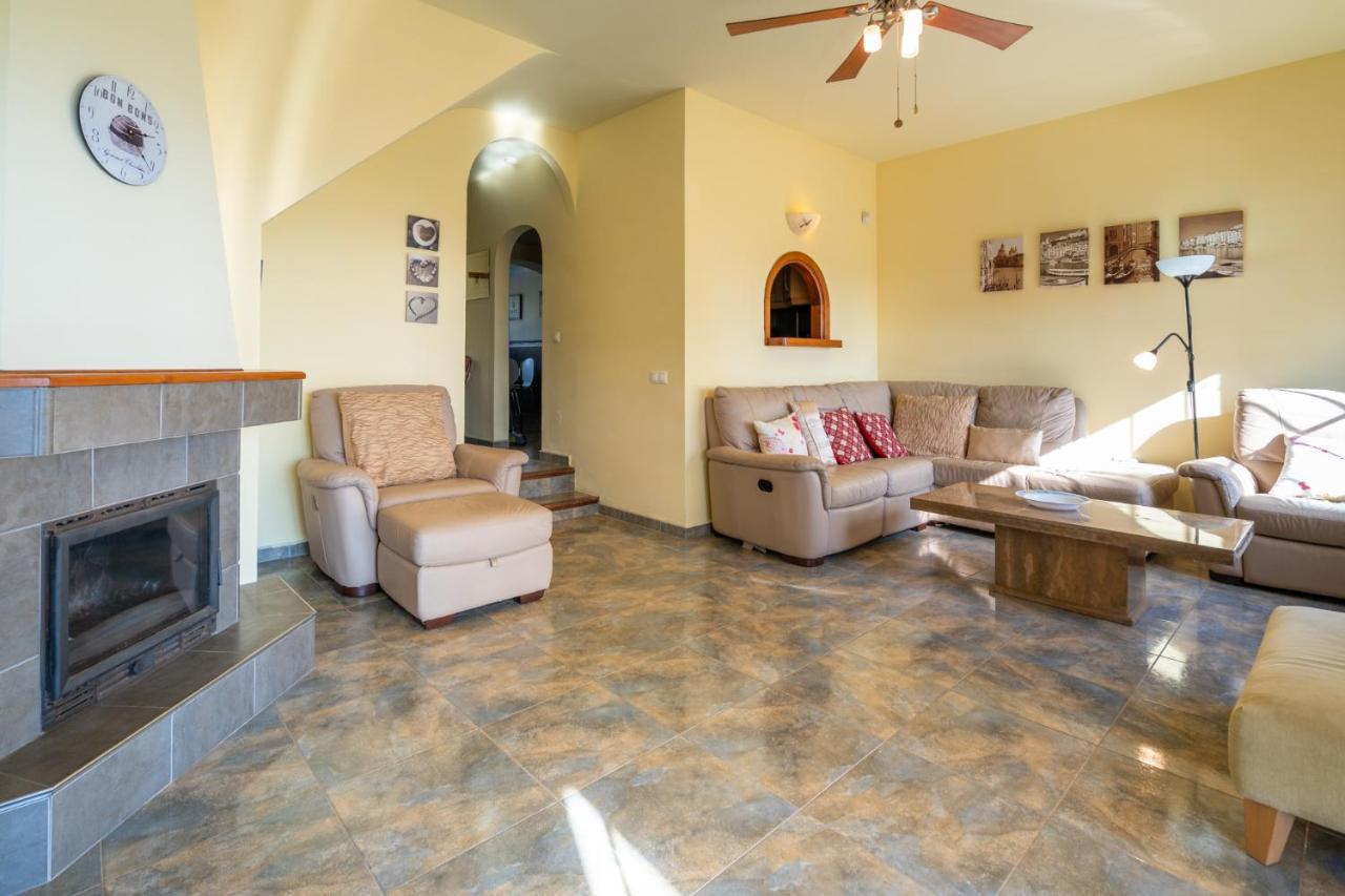 3 Bedroom House, 400M To The Beach, Near La Cala De Mijas Malaga Bagian luar foto